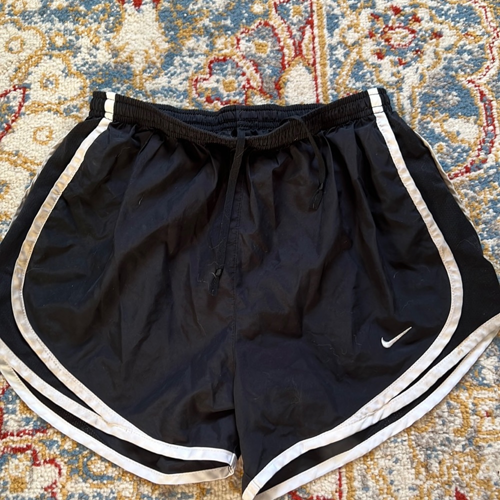 Black Nike shorts